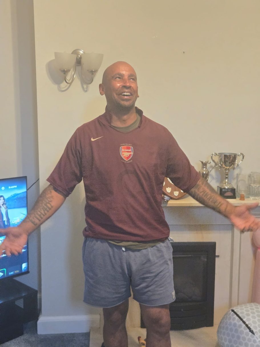 Spurs advocate in a Gooner shirt